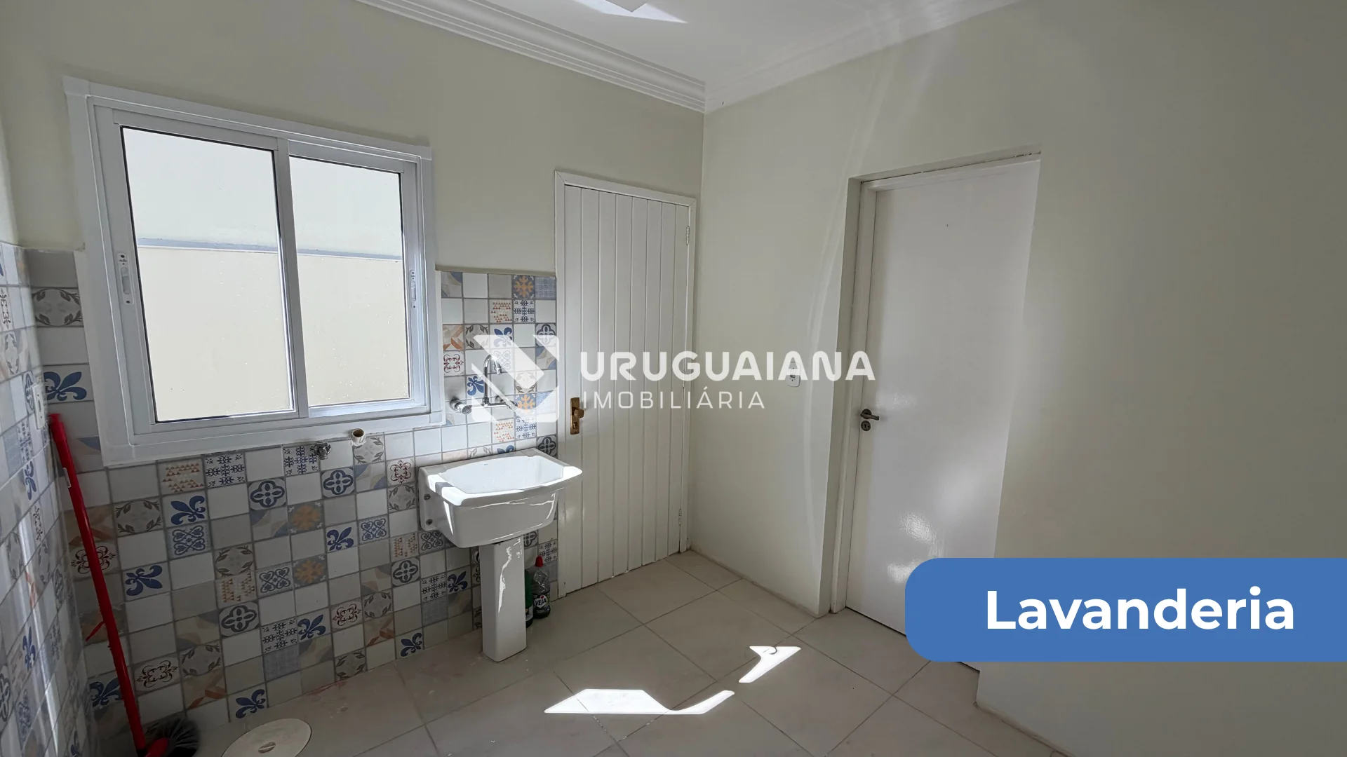 Casa de Alto Padrão em Condomínio 