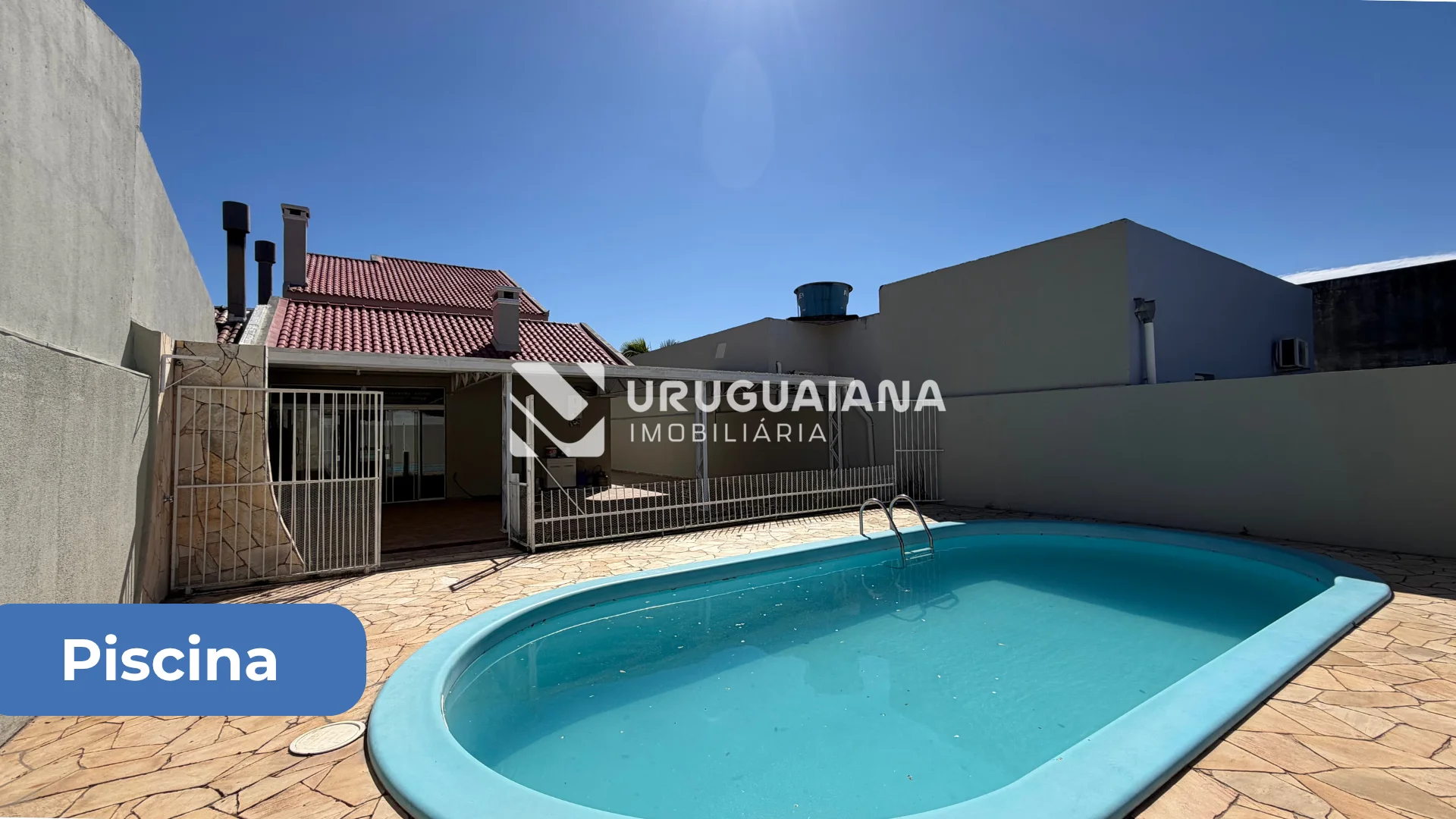 Casa de Alto Padrão em Condomínio 